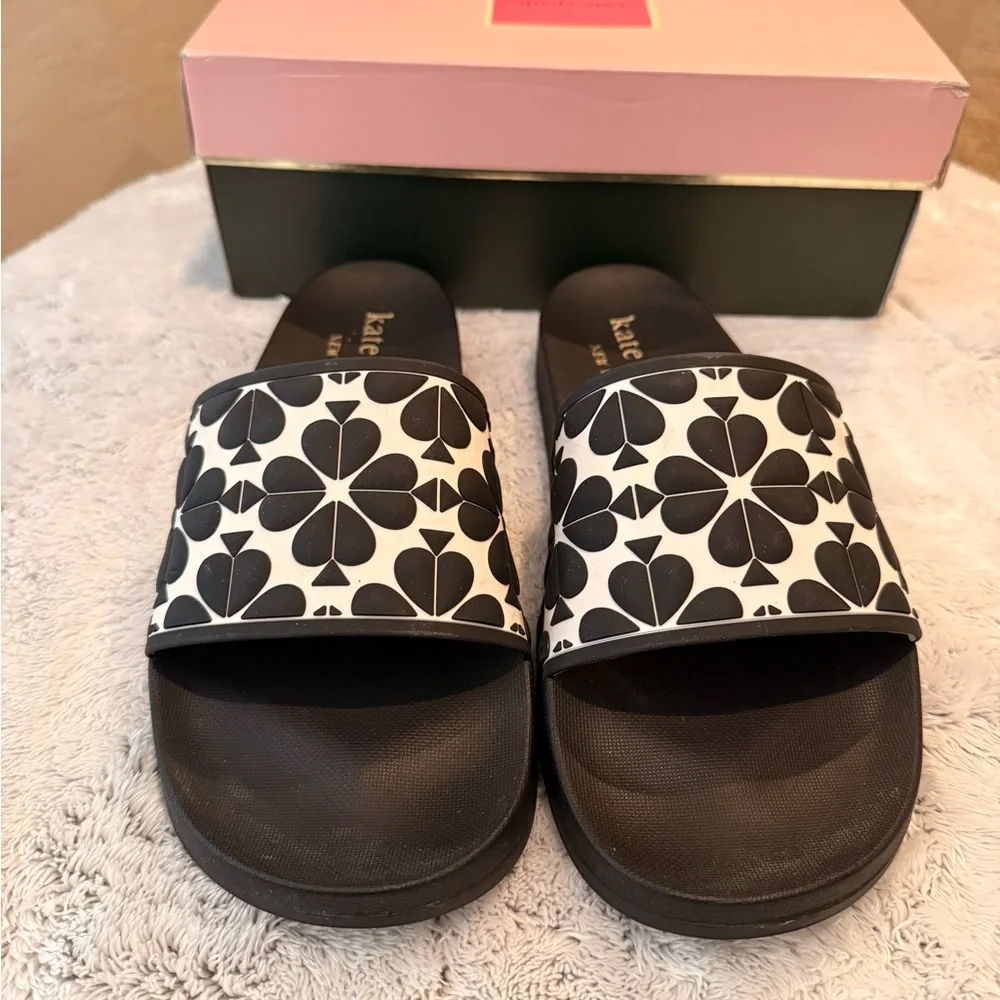 Kate Spade Black and Cream Clover Sandals - Picture 4 of 8
